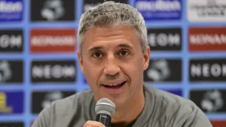 "Hernán Crespo aceita comando do Grêmio se diretoria garantir reforços para substituir Renato Gaúcho"