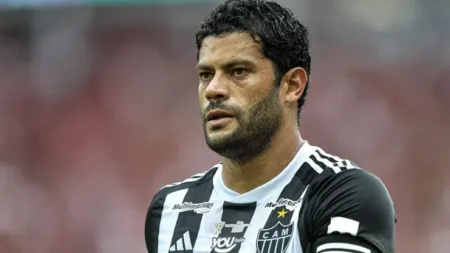 "Hulk sobre derrota do Cruzeiro: "Um jogo", lição para rival na Copa Libertadores"