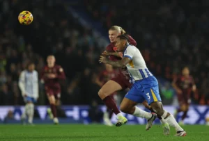 Igor Júlio comemora vitória histórica do Brighton sobre o Manchester City