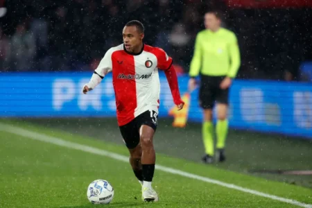 Igor Paixão atinge marca de 100 jogos pelo Feyenoord: "Tantas lembranças lindas"