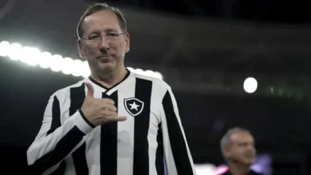 John Textor projeta confronto decisivo entre Botafogo e Palmeiras: "Gostamos de jogar no Allianz Parque"