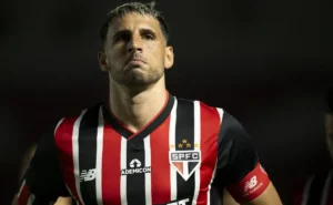 "Landim Visa Calleri no Flamengo: Decisão sobre Contratação do Atacante do São Paulo é Definida"