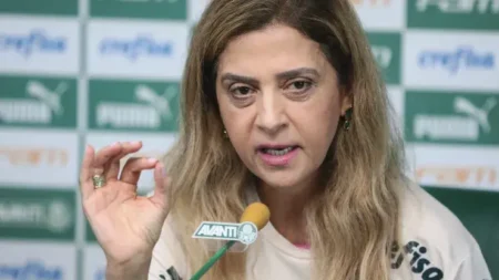 "Leila Pereira fala sobre polêmica e envia mensagem a John Textor sobre presença no clássico Palmeiras X Botafogo"