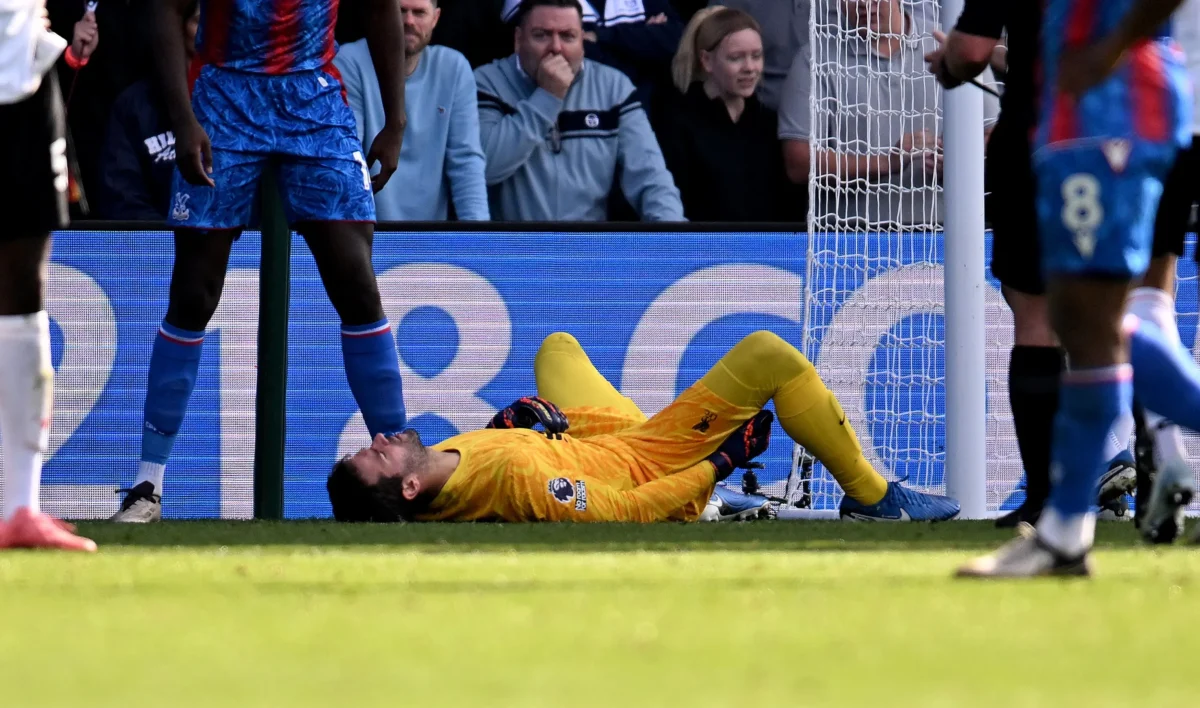 Lesão de Alisson: Goleiro não se recupera a tempo para enfrentar o Real Madrid na Champions League