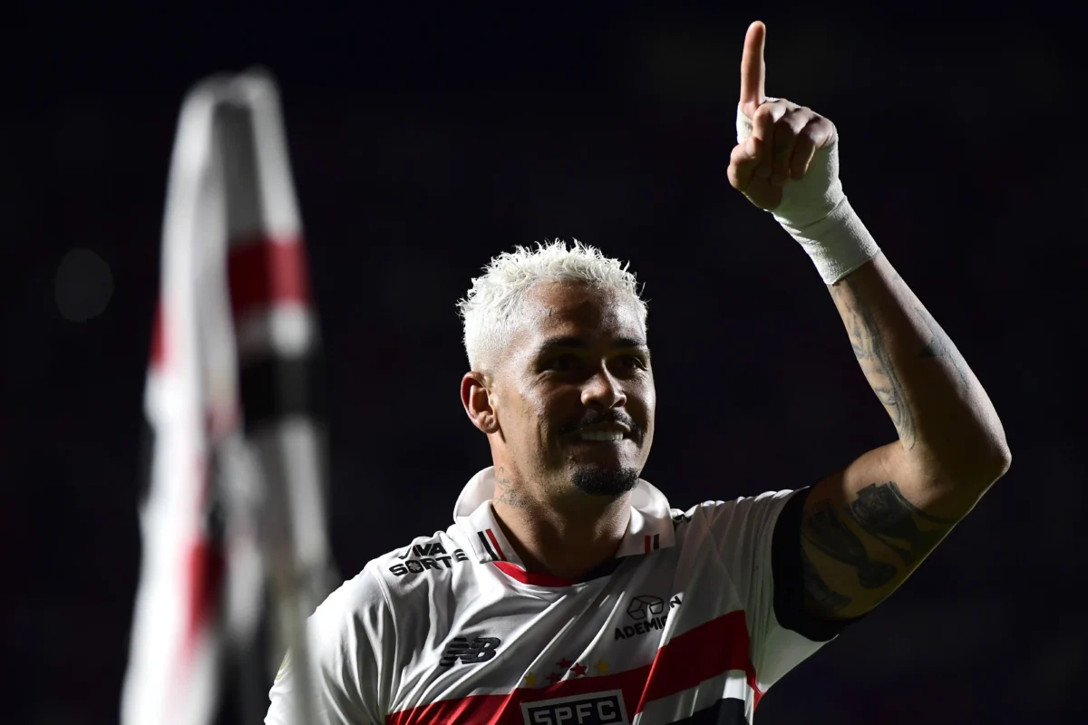 Luciano pode repetir feito no Brasileirão pelo São Paulo em confronto com Estêvão