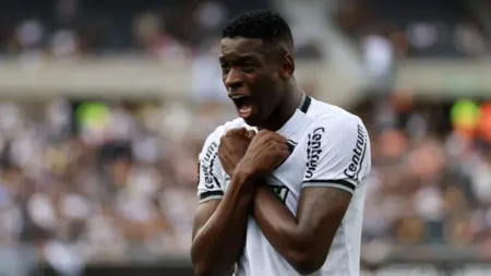 Luiz Henrique, destaque do Botafogo, se emociona após final de campeonato contra Atlético-MG: "falar a verdade sobre o jogo"