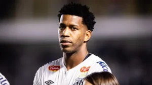 "Marcelo Teixeira reverte decisão: Gil deve sair do Santos com mais 29 jogadores"