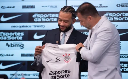 Memphis Depay: Situação no Corinthians é oficialmente definida após vitória no Barradão.