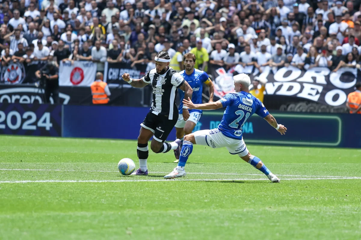 Memphis é desfalque do Corinthians no jogo contra o Vasco; Yuri sai lesionado e é dúvida.