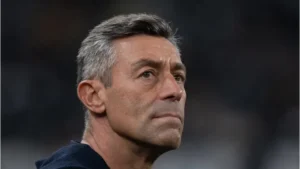 Pedro Caixinha é o novo técnico do Santos: acerto verbal e pressão para assinatura do contrato