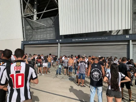 Polícia Militar relata "ação lenta" da Arena MRV para evitar invasões em Atlético-MG x Flamengo