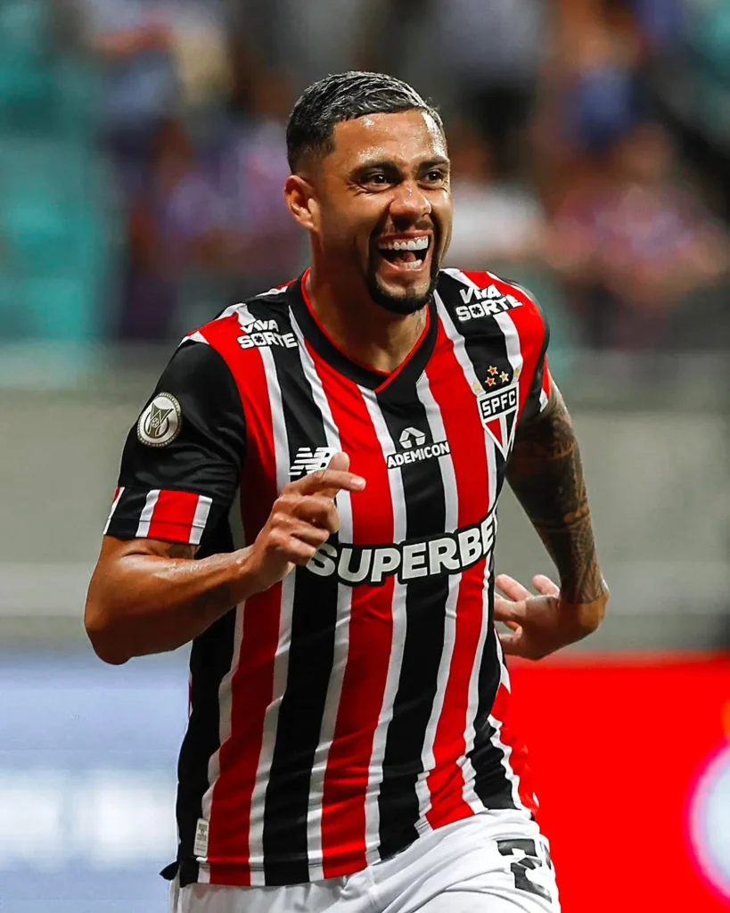 Rato marca e amplia marca de assistências na temporada pelo São Paulo.