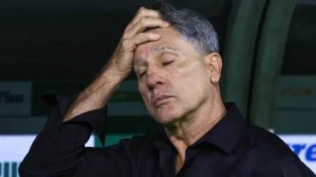 "Renato Portaluppi não comanda o Grêmio na Série B do Brasileirão em 2025, aponta jornalista"