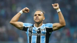 "Rodrigo Braithwaite acusa jogadores do Grêmio e evita polêmica com Renato Gaúcho"