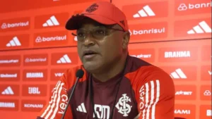 Roger Machado analisa a reviravolta do Inter no Brasileirão e vê chance real de conquista: "não é aleatório..."