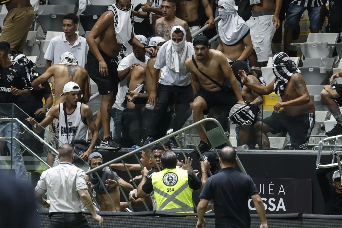 "Rubens Menin promete rever protocolos da Arena MRV após polêmica na final entre Atlético-MG e Flamengo"