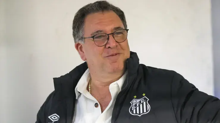 "Santos FC: Marcelo Teixeira é o 1° Reforço para a Era Cuca ou Pedro Caixinha na Busca pelo Título da Libertadores"