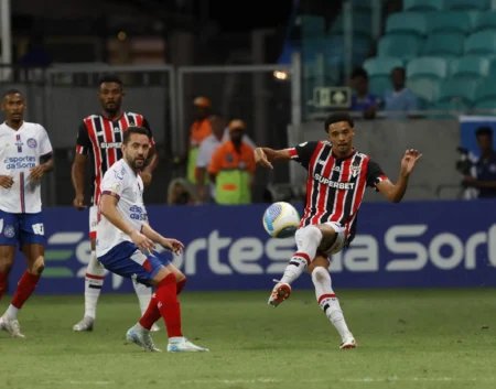 São Paulo: Jamal não convence e lateral esquerda se torna desafio para Zubeldía