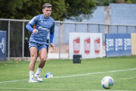 Treino do Cruzeiro: Barreal participa parcialmente; saiba quem está fora para o jogo contra o Corinthians