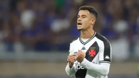 Vasco de Pedrinho não descarta a possibilidade de Coutinho e Payet permanecerem no clube em 2025