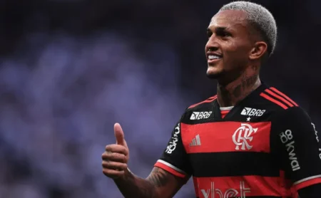 "Wesley tem data marcada para ser vendido pelo Flamengo com aval de Filipe Luís"