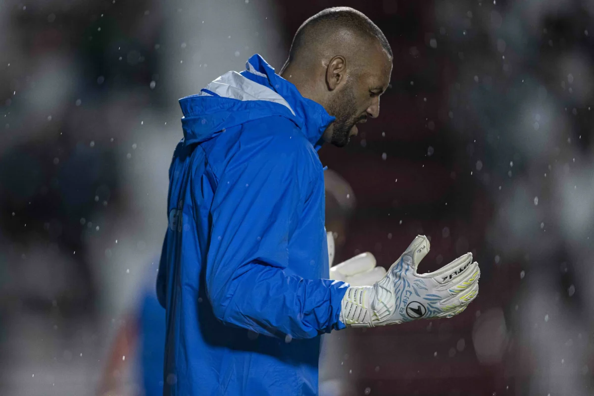 Weverton pede foco no Botafogo e comenta sobre o Palmeiras liderando: "Campeonato não acaba agora"