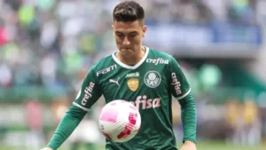 "Título: Abel Ferreira avalia futuro do meia Palmeiras, Atuesta é contratado novamente"