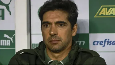 "Abel Ferreira: Revelações sobre negociação com Al-Saad e futuro de treinador no Palmeiras"