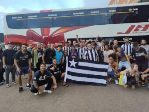 Agonia no ar: Botafogo perde em Buenos Aires e deixa escapar vitória contra o Palmeiras