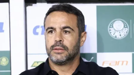 "Artur Jorge faz revelação após Palmeiras x Botafogo: 'Não mudamos a estratégia'"