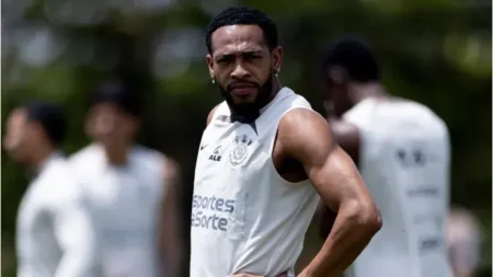 Atacante José Martínez sofre lesão e se torna preocupação para o Corinthians após jogo Venezuela x Brasil.