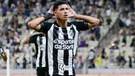 Corinthians pode contratar Erick Pulga, artilheiro do Ceará em 2024, como opção reserva