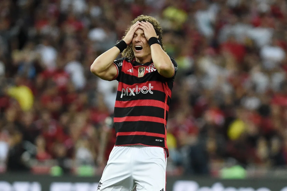 "David Luiz desfalca o Flamengo em Cuiabá após sentir febre e mal-estar; confira as outras ausências"