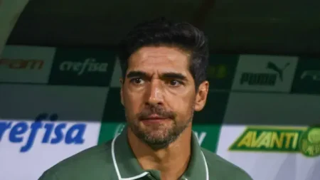 Derrota do Palmeiras para o Botafogo reforça preocupações sobre o desempenho de Abel Ferreira