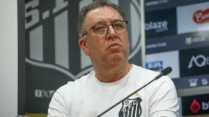 Diretor do Santos, Marcelo Teixeira confirma negociação para volta de Gabigol e revela detalhes.