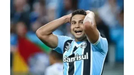 Ex-atacante do Grêmio, Elkeson revela bastidores e faz declaração surpreendente sobre sua passagem em 2022