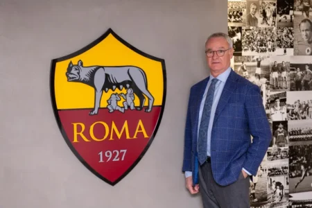 "Ex-Treinador Campeão da Premier League pode Retornar ao Futebol e Comandar a Roma"