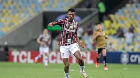 "Fluminense enfrenta crise financeira e pode ser punido pela Fifa por dívidas, incluindo a dívida com Lelê"