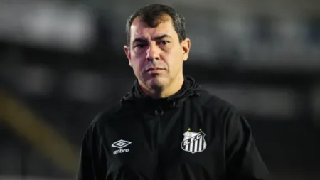 Futebol: Santos fecha acordo com Fábio Carille para pagar dívida de Marcelo Teixeira