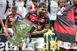 Gabigol, Afastado, Prestigia Flamengo x Atlético-MG no Maracanã