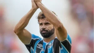 "Grêmio Confirma Saída de Diego Costa em 2025: 'Melhor Não Ficar'"