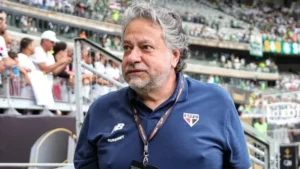 "Julio Casares avisa: São Paulo planeja reforços em 2025, mas há um nome na mira para o elenco"