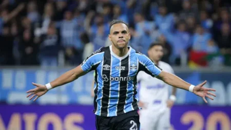 "Martin Braithwaite pode deixar o Grêmio por uma oportunidade no Sevilla"