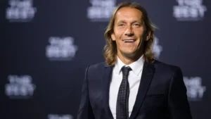 Michel Salgado é oferecido ao comando do Grêmio após passagem de Hernán Crespo.