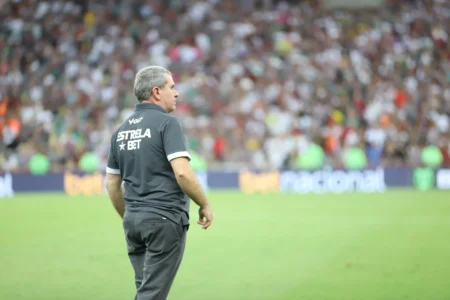 "Tencati enfatiza postura do Criciúma contra o Fluminense e reforça expectativa de revanche nas finais"