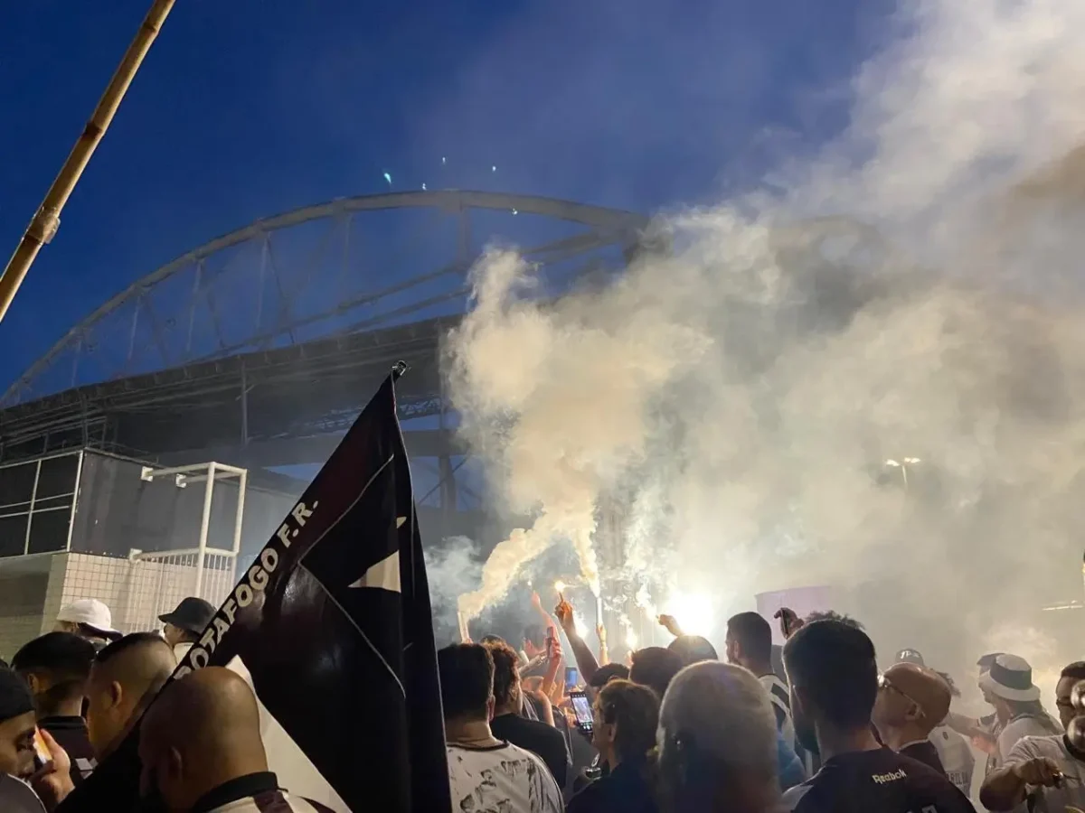 Torcida do Botafogo em Buenos Aires: Suporte Incondicional para a Final da Libertadores