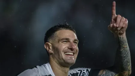 Vasco se Negocia para Manter Veggetti Nos Próximos anos