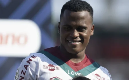 Bittencourt confirma decisão sobre Arias: "O Fluminense sabe seu futuro"