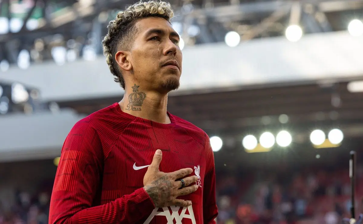 Bolsista surpreende ao falar sobre contratação de Roberto Firmino pelo Flamengo