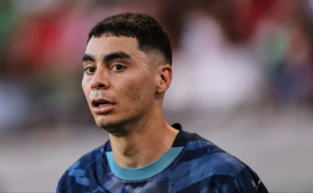 Botafogo segue de olho em Miguel Almirón do Newcastle, mas salário é um obstáculo de R$ 1,8 milhão